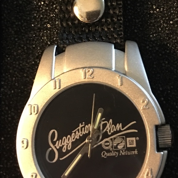 HAMPDEN General Motors suggestion watch. - Picture 2 of 6